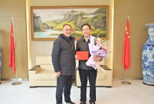 泸州市科协领导看望慰问医院院长肖金刚教授